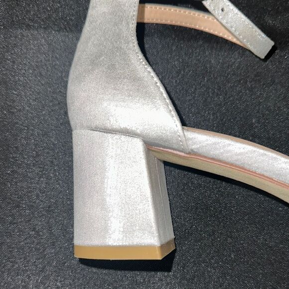 NIB Maripe Crystal Silver Heels with Ankle Strap and Block Heel Size 9 - Picture 8 of 14